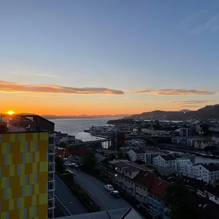 Great View - King Bed - Balcony W Roof - Sunroom Apartment Bergen