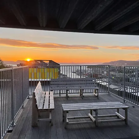 Great View - King Bed - Balcony W Roof - Sunroom * Bergen